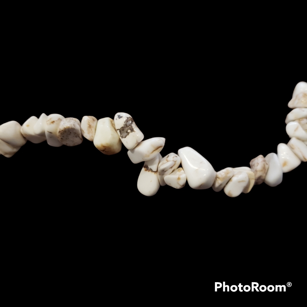 Shell bead necklace - Picture 2 of 2